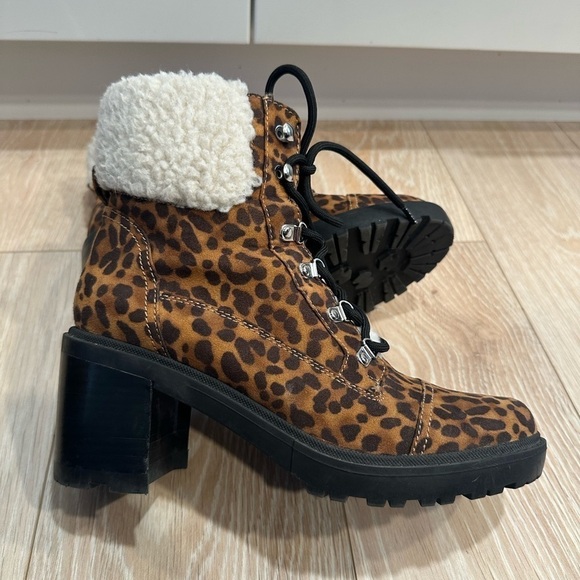 Marc Fisher Hiker Lace-Up Ankle Boots size 8.5 - Picture 8 of 10